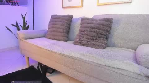 Moon  online show from May 1, 2026, 3:33 am