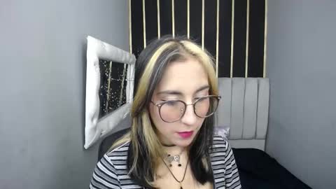 MOON SHUT online show from March 13, 2026, 12:34 pm