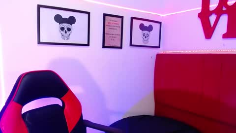 Snapshot of moon_sunflowers chatting on March 1, 2025, 5:52 am moon_sunflowers online show from March 1, 2025, 5:52 am