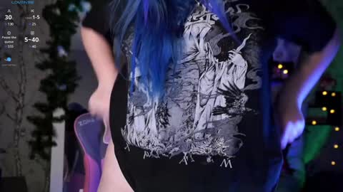 Snapshot of moon_valkyriie chatting on December 27, 2024, 1:50 pm Emilia online show from December 27, 2024, 1:50 pm