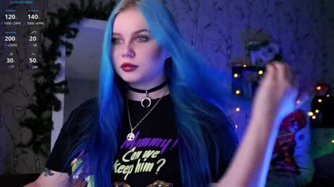 Snapshot of moon_valkyriie chatting on January 12, 2025, 10:23 am Emilia online show from January 12, 2025, 10:23 am