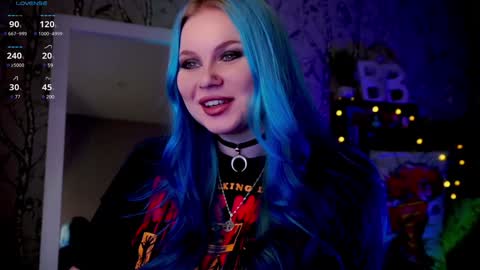 Snapshot of moon_valkyriie chatting on February 7, 2025, 9:05 am Emilia online show from February 7, 2025, 9:05 am