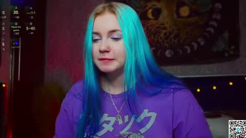 Snapshot of moon_valkyriie chatting on February 27, 2025, 8:17 am Emilia online show from February 27, 2025, 8:17 am