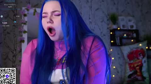 Snapshot of moon_valkyriie chatting on March 7, 2025, 7:19 am Emilia online show from March 7, 2025, 7:19 am