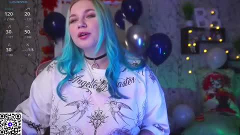 Snapshot of moon_valkyriie chatting on September 11, 2025, 6:35 am Emilia online show from September 11, 2025, 6:35 am