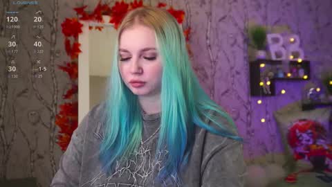 Snapshot of moon_valkyriie chatting on September 24, 2025, 7:33 am Emilia online show from September 24, 2025, 7:33 am