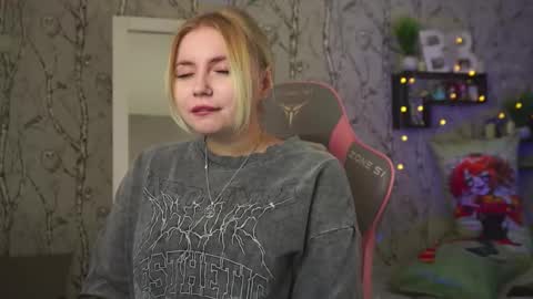 Emilia online show from February 27, 2026, 9:53 am