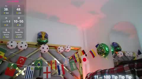 Snapshot of moon_water__ chatting on June 13, 2026, 10:24 am Moon Water online show from June 13, 2026, 10:24 am