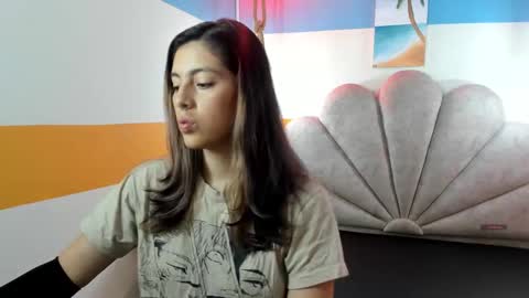 Snapshot of moon_winy chatting on September 19, 2025, 11:44 am Winy online show from September 19, 2025, 11:44 am