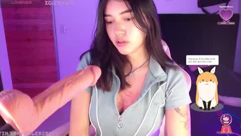 Snapshot of moonbella_bell chatting on November 9, 2025, 4:55 am bell online show from November 9, 2025, 4:55 am