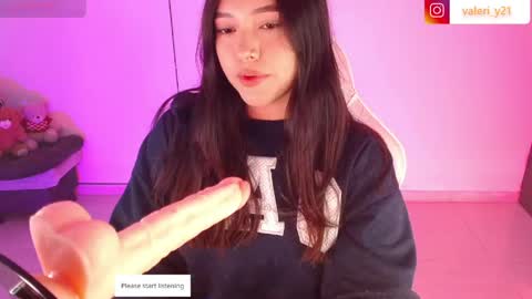 Snapshot of moonbella_bell chatting on June 8, 2026, 2:01 am bell online show from June 8, 2026, 2:01 am