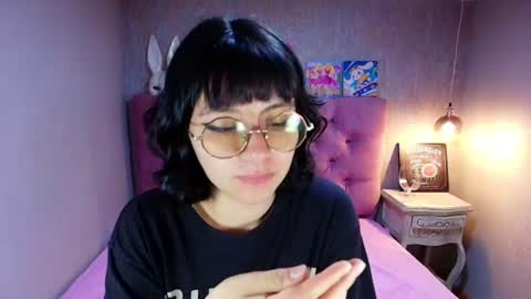 Snapshot of mooncharlotte chatting on July 1, 2026, 7:13 pm Charlotte online show from July 1, 2026, 7:13 pm