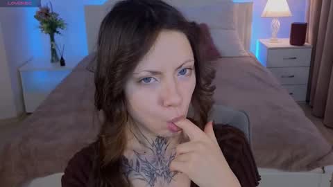 Snapshot of moonhaze_ chatting on February 2, 2026, 10:25 am Erica online show from February 2, 2026, 10:25 am