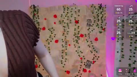 Snapshot of moonhaze_ chatting on February 15, 2026, 10:36 am Erica online show from February 15, 2026, 10:36 am