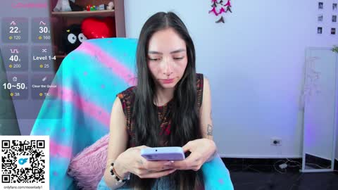 MOON  online show from January 29, 2025, 9:07 pm