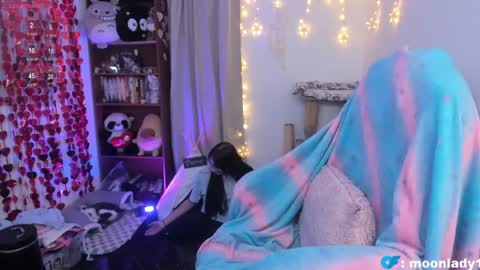 MOON  online show from April 29, 2026, 11:33 pm