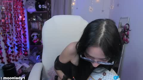 MOON  online show from May 5, 2026, 1:57 am