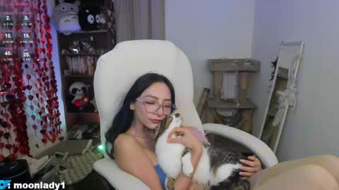 MOON  online show from May 22, 2026, 2:19 am