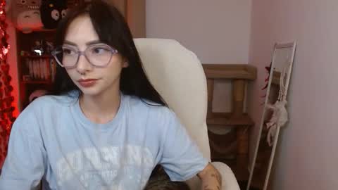 MOON  online show from May 26, 2026, 3:35 am