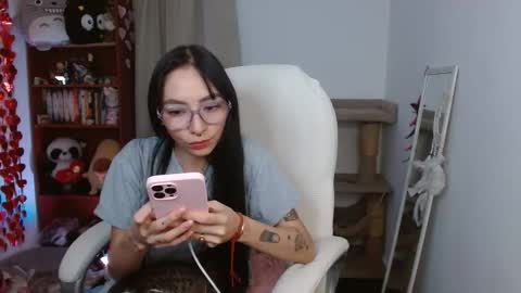 MOON  online show from May 27, 2026, 4:53 am