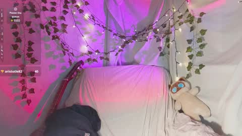 Snapshot of moonlight__lovers chatting on December 11, 2024, 6:09 pm Dana online show from December 11, 2024, 6:09 pm