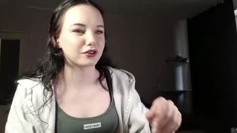moonlightpoison online show from May 14, 2026, 7:37 am