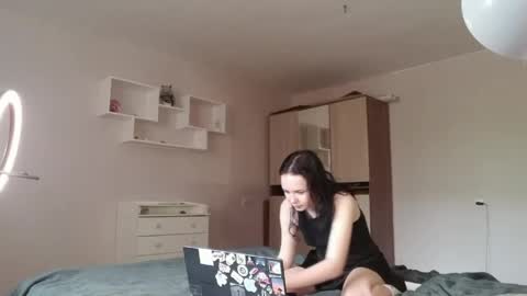 moonlightpoison online show from May 18, 2026, 5:57 am