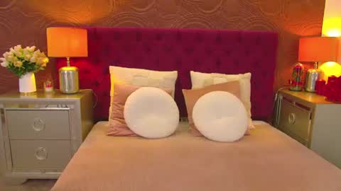 moonligt_iris online show from June 18, 2026, 4:24 am