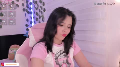 Snapshot of moonliight__ chatting on January 8, 2025, 11:19 pm moonliight__ online show from January 8, 2025, 11:19 pm