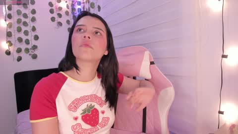 Snapshot of moonliight__ chatting on January 16, 2025, 1:37 am moonliight__ online show from January 16, 2025, 1:37 am