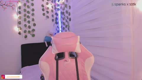 Snapshot of moonliight__ chatting on February 22, 2025, 11:35 pm moonliight__ online show from February 22, 2025, 11:35 pm