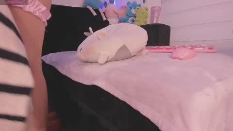 Snapshot of moonliight__ chatting on February 25, 2025, 1:20 am moonliight__ online show from February 25, 2025, 1:20 am