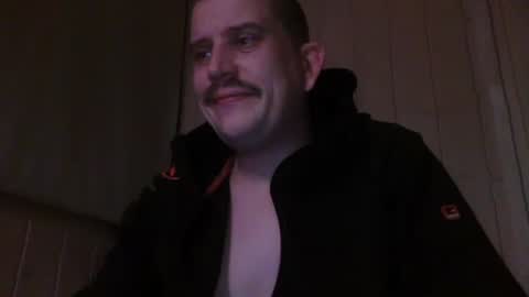 Snapshot of moonlines chatting on December 17, 2025, 11:55 pm BouncyBoner online show from December 17, 2025, 11:55 pm