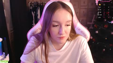 Snapshot of moonlish_siren chatting on January 26, 2025, 9:51 pm Katrin online show from January 26, 2025, 9:51 pm