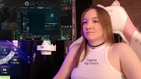 Snapshot of moonlish_siren chatting on February 21, 2025, 10:15 pm Katrin online show from February 21, 2025, 10:15 pm