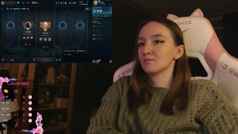 Snapshot of moonlish_siren chatting on November 2, 2025, 8:00 pm Katrin online show from November 2, 2025, 8:00 pm