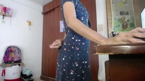 Snapshot of moonlunita chatting on June 4, 2026, 8:26 pm moonlunita online show from June 4, 2026, 8:26 pm