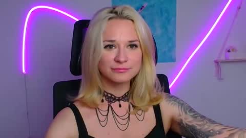 Susanna online show from May 2, 2026, 11:37 am