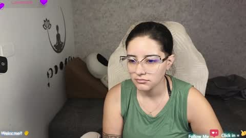 Snapshot of moonwoman_ chatting on February 5, 2025, 2:08 am Moon Woman online show from February 5, 2025, 2:08 am