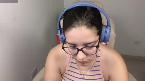 Moon Woman online show from December 20, 2025, 4:52 am