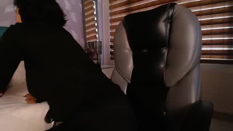 Snapshot of moony_14 chatting on March 5, 2025, 8:00 pm Michelle online show from March 5, 2025, 8:00 pm