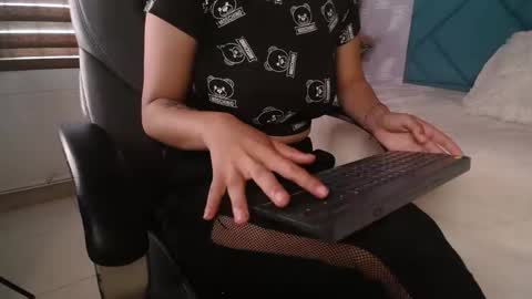 Snapshot of moony_14 chatting on March 6, 2025, 7:21 pm Michelle online show from March 6, 2025, 7:21 pm