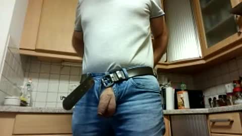 moos1 online show from September 10, 2025, 5:29 am