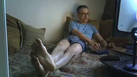 Snapshot of moovurey16 chatting on November 16, 2025, 2:28 am Alex online show from November 16, 2025, 2:28 am