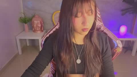 Mora  online show from March 12, 2026, 3:23 am