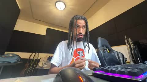 Diego online show from April 22, 2026, 5:25 pm