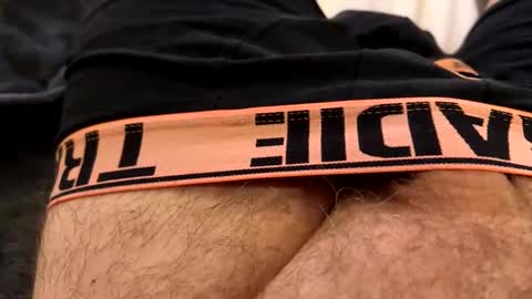 Me online show from November 6, 2025, 9:05 pm