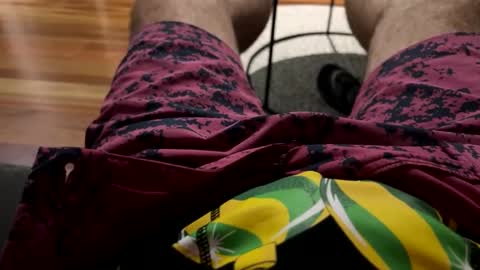 Me online show from December 18, 2025, 12:00 pm