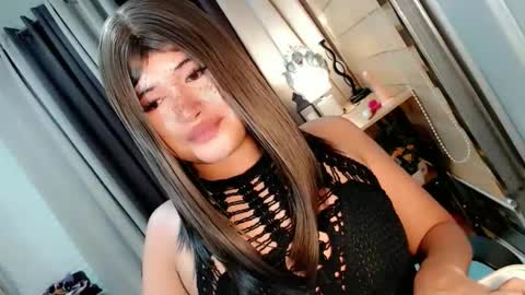 Snapshot of morenaaries12 chatting on November 8, 2025, 2:50 pm MIA online show from November 8, 2025, 2:50 pm