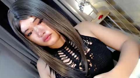 Snapshot of morenaaries12 chatting on November 13, 2025, 5:23 pm MIA online show from November 13, 2025, 5:23 pm